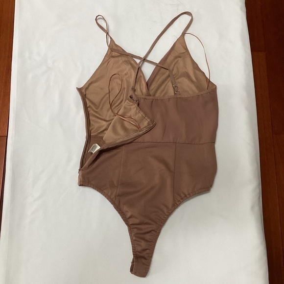 Windsor bodysuit  size small - Picture 2 of 3